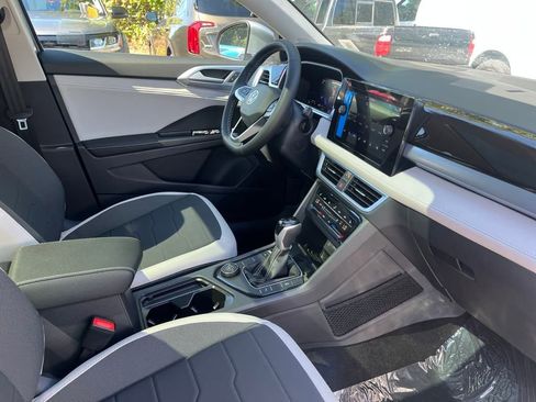 New 2025 Volkswagen Taos SE image 19