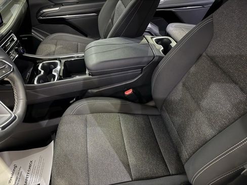 Used 2025 Chevrolet Traverse LT w/ Enhanced Driving Package image 22