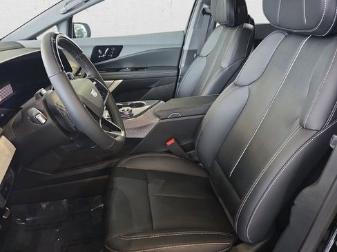 New 2026 Cadillac Optiq Luxury 2 image 15