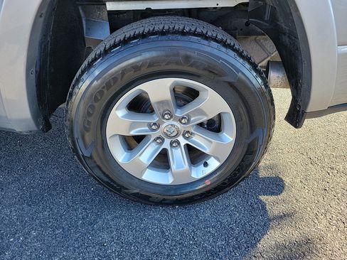 Used 2022 RAM 1500 Laramie image 8