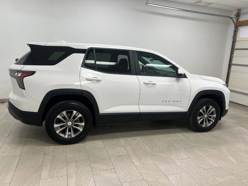 Used 2025 Chevrolet Equinox LT image 3