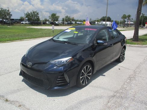 Used 2019 Toyota Corolla SE FWD image 3