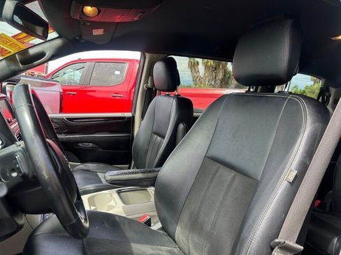 Used 2019 Dodge Grand Caravan SXT FWD image 24