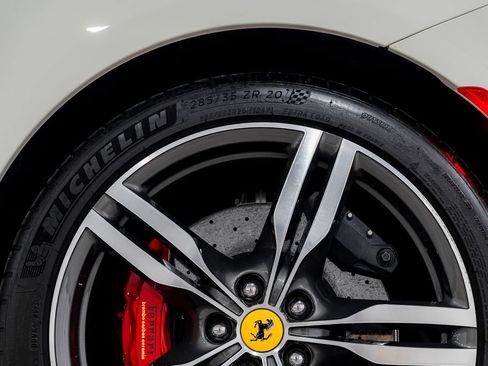 Used 2020 Ferrari Portofino RWD image 79