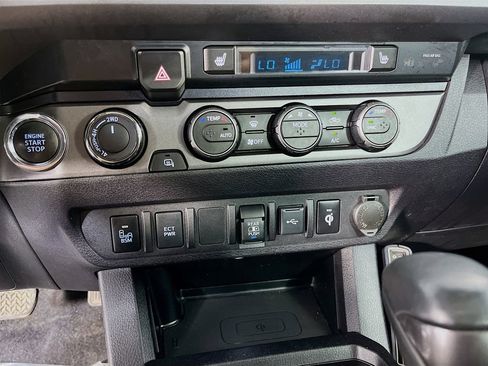 Used 2021 Toyota Tacoma TRD Sport AWD/4WD image 22