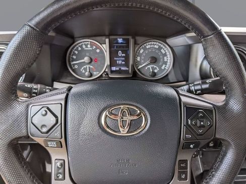 Used 2020 Toyota Tacoma TRD Off-Road w/ Technology Package AWD/4WD image 30