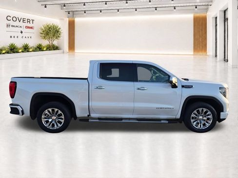 Used 2020 GMC Sierra 1500 AT4 w/ AT4 Premium Package AWD/4WD image 17