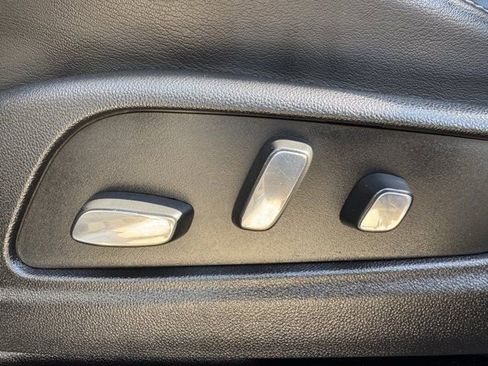 Used 2023 Cadillac XT6 Premium Luxury image 29