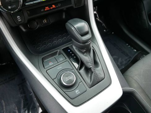 Certified 2025 Toyota RAV4 XLE AWD/4WD image 18