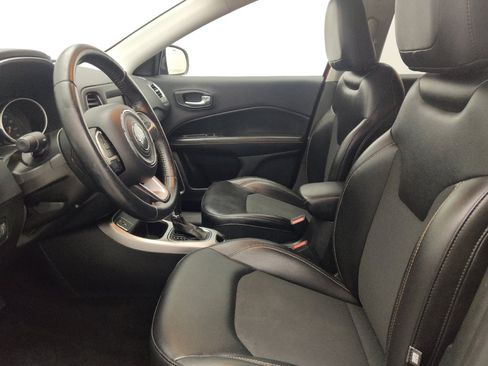 Used 2019 Jeep Compass Latitude w/ Popular Equipment Group FWD image 17