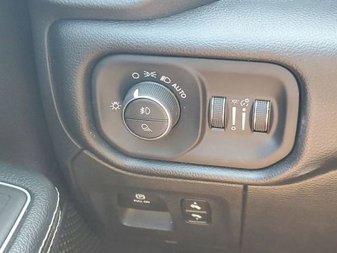 Used 2022 RAM 1500 Laramie AWD/4WD image 19