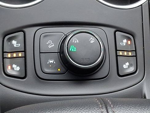 Used 2024 GMC Terrain SLE w/ Driver Convenience Package image 26