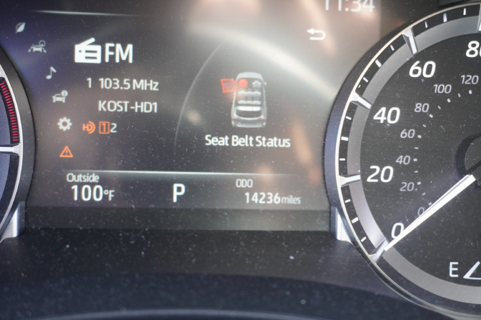 Used 2023 Toyota Highlander XLE FWD image 7