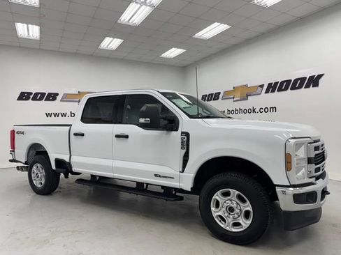 Used 2026 Ford F250 XLT AWD/4WD image 3