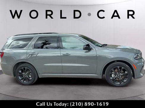 Used 2023 Dodge Durango GT w/ Blacktop Package RWD image 2