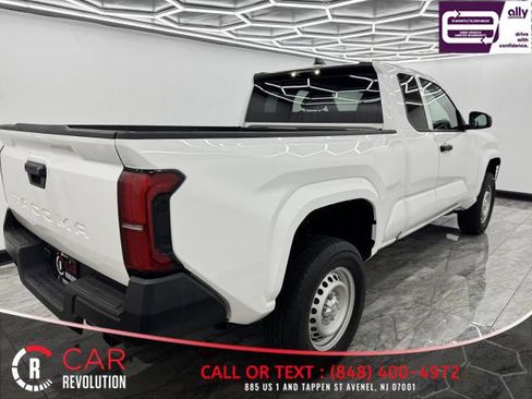 Used 2024 Toyota Tacoma SR image 7