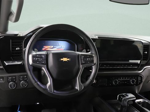 Used 2024 Chevrolet Silverado 1500 LTZ image 9