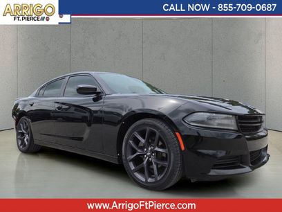 Used 2020 Dodge Charger SXT w/ Blacktop Package