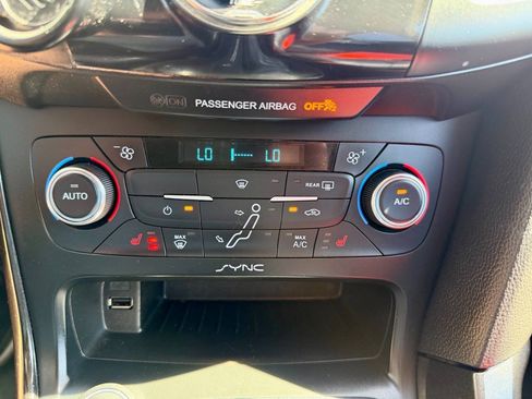 Used 2015 Ford Focus Titanium FWD image 43