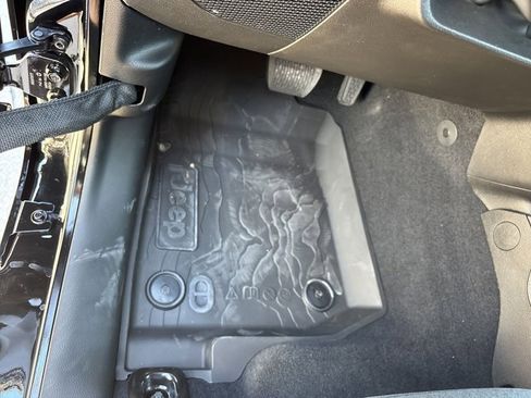 New 2025 Jeep Gladiator Sport image 19