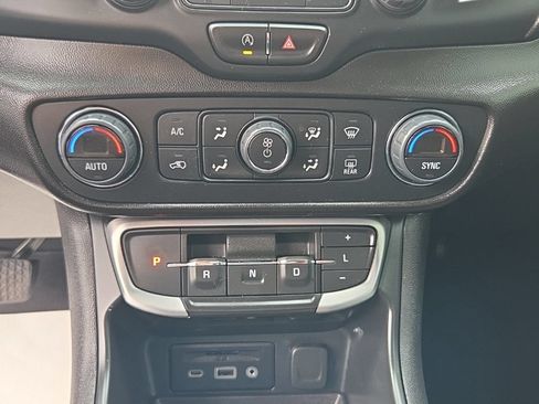 Used 2023 GMC Terrain SLT AWD/4WD image 41