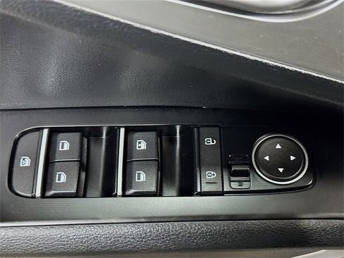 Used 2023 Kia Soul LX w/ LX Technology Package image 11