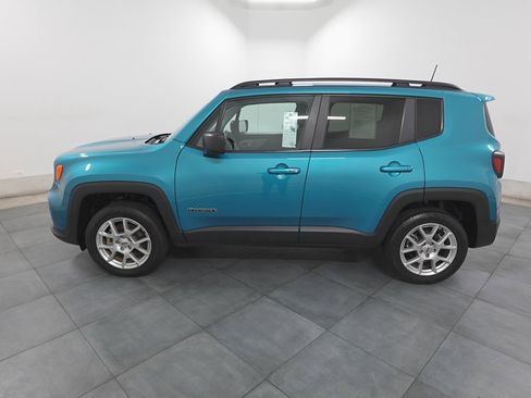 Used 2022 Jeep Renegade Latitude w/ Convenience Group image 2