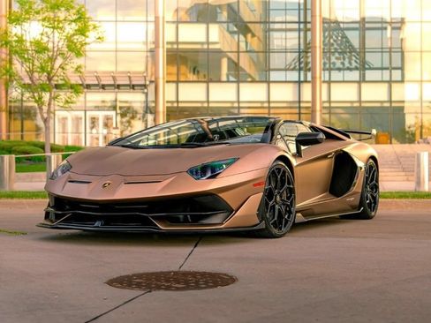 Used 2021 Lamborghini Aventador SVJ AWD/4WD image 4