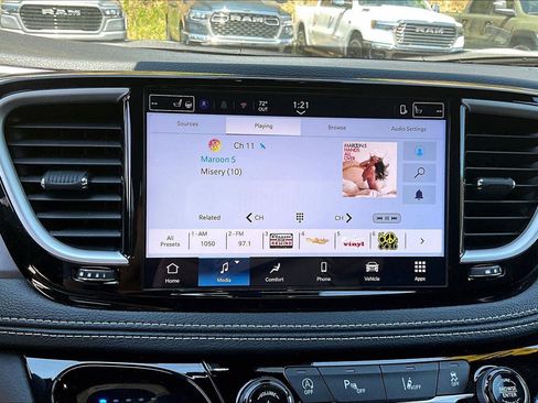 Used 2025 Chrysler Pacifica Select FWD image 33