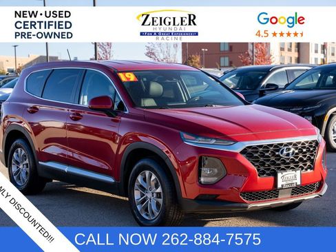 Used 2019 Hyundai Santa Fe SE image 1