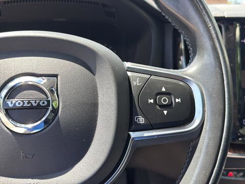Used 2021 Volvo XC60 T6 Momentum w/ Premium Package AWD/4WD image 23