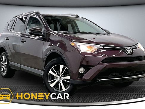 Used 2018 Toyota RAV4 XLE AWD/4WD image 1