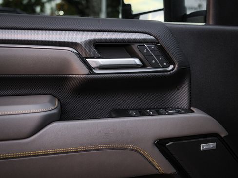 Used 2024 Chevrolet Silverado 2500 ZR2 w/ ZR2 Bison Edition image 15