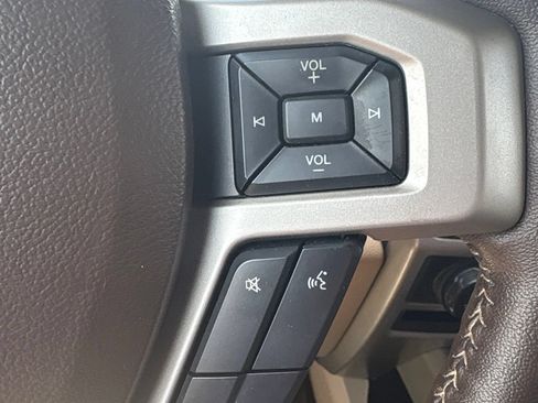 Used 2019 Ford F150 Lariat w/ Equipment Group 502A Luxury AWD/4WD image 20