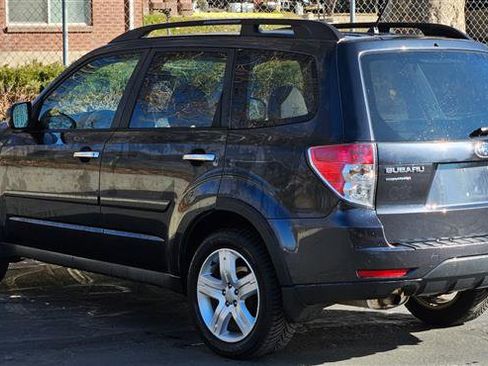 Used 2010 Subaru Forester 2.5X Premium w/ Rugged Pkg 1C image 3