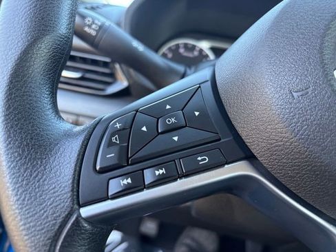 Used 2025 Nissan Sentra SV FWD image 27