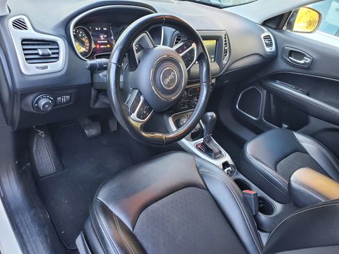 Used 2020 Jeep Compass Latitude image 16