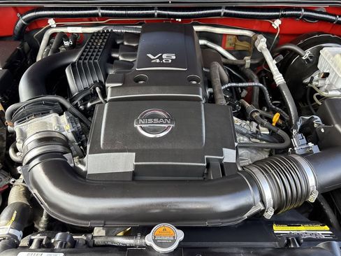 Used 2019 Nissan Frontier SL image 10