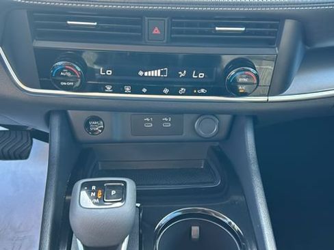 Used 2024 Nissan Rogue SV AWD/4WD image 21