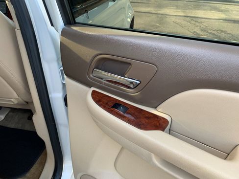 Used 2012 Chevrolet Avalanche LTZ image 34