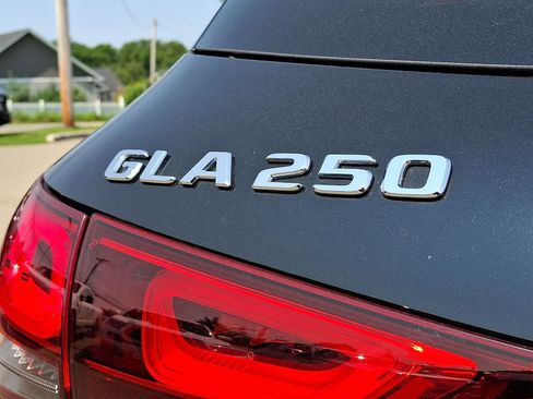 Used 2023 Mercedes-Benz GLA 250 4MATIC image 33