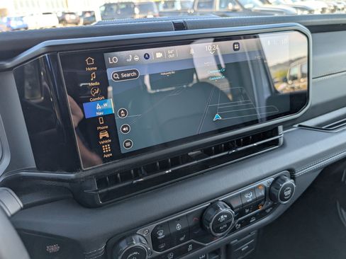 Used 2025 Jeep Wrangler Sahara w/ Safety Group image 17