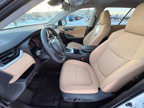 Used 2025 Toyota RAV4 XLE image 11