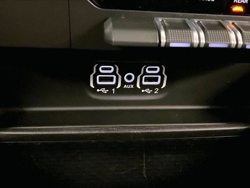 Used 2020 RAM 1500 Rebel image 31