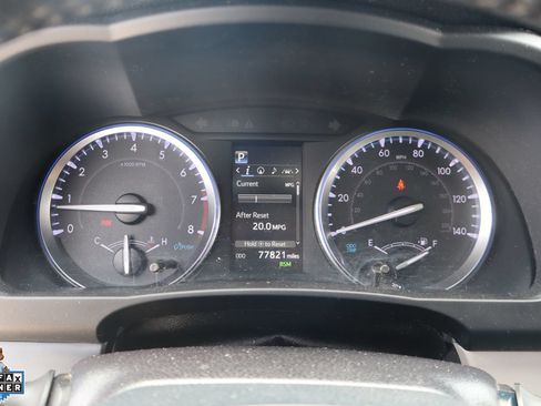 Used 2019 Toyota Highlander XLE FWD image 17