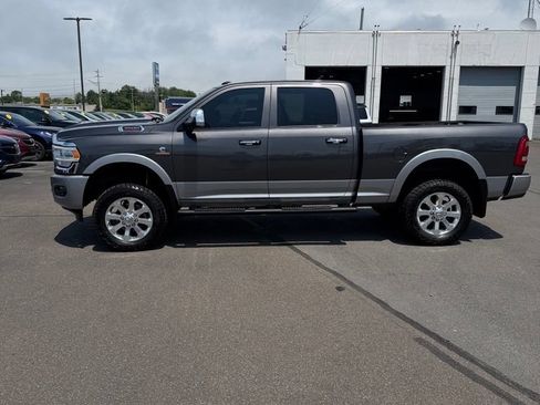 Used 2022 RAM 3500 Laramie AWD/4WD image 2