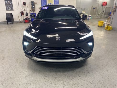 Used 2024 Buick Envista Preferred w/ Convenience I Package image 2