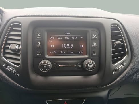 Used 2018 Jeep Compass Latitude w/ Cold Weather Group AWD/4WD image 15