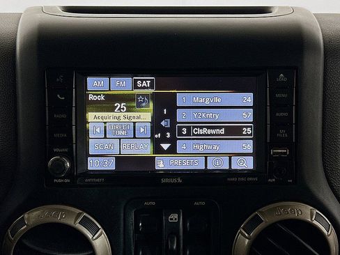 Used 2016 Jeep Wrangler Unlimited Sahara image 13