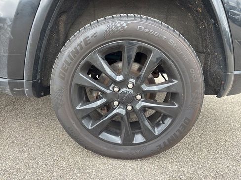 Used 2017 Jeep Grand Cherokee Altitude image 7